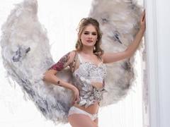 NyushaClark - female with brown hair webcam at xLoveCam