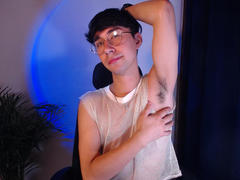 OliverHot69 - male webcam at xLoveCam