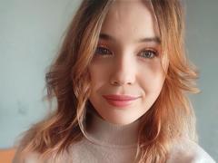 OliviaKris - female with brown hair webcam at xLoveCam