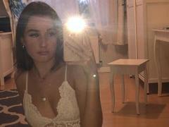 Oliwia - female webcam at xLoveCam