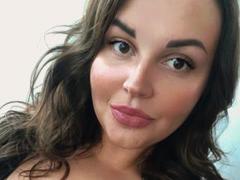 RoseMedina - female with brown hair and  big tits webcam at LiveJasmin