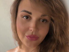 RoseMedina - female with brown hair and  big tits webcam at LiveJasmin