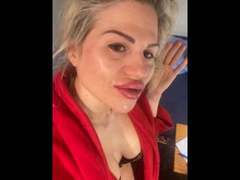 PamelaDeluxe-hot - blond female webcam at xLoveCam