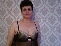 PaulaGoldens - female with black hair and  small tits webcam at xLoveCam