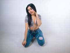 PauletteRose - female with black hair webcam at xLoveCam