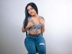 PauletteRose - female with black hair webcam at xLoveCam