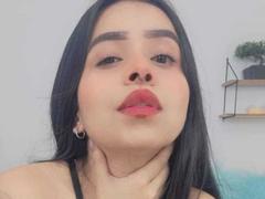 PaulinnaRodriguez - female with black hair webcam at xLoveCam