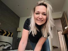 PerfectTrisha - blond female webcam at xLoveCam