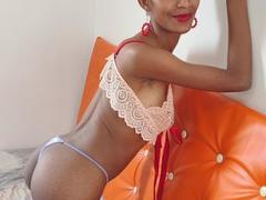 PerlaLouisa - female webcam at xLoveCam