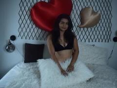 PerlaSmIith - female with brown hair and  big tits webcam at xLoveCam