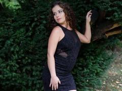 EmaAlyssa - female with brown hair webcam at LiveJasmin