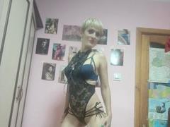 Priestess-hot - female with red hair webcam at xLoveCam