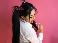 DanielaPreston - female with black hair webcam at LiveJasmin