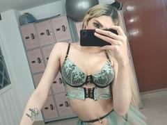 Putinna - blond shemale with  small tits webcam at xLoveCam