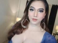 QueenAmaraTS - shemale with brown hair webcam at xLoveCam