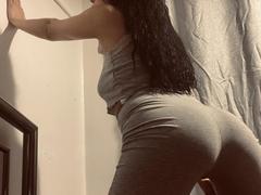 RannyaSoul - female with brown hair and  small tits webcam at xLoveCam