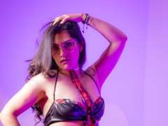 RapZelly - female webcam at xLoveCam