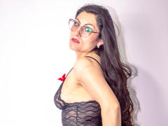 RapZelly - female webcam at xLoveCam