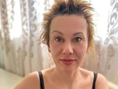 MilfGertii - female with brown hair webcam at ImLive