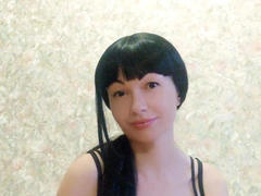 ReifeVennity-hot - female with black hair webcam at xLoveCam