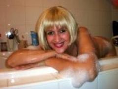 ReniaHot - blond female with  big tits webcam at xLoveCam