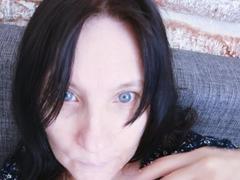 RinaBellas - female with brown hair webcam at xLoveCam