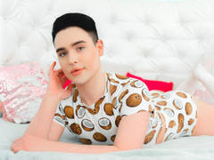 RobertDivaII - male webcam at LiveJasmin