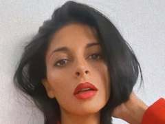 Rodalinda - female with black hair webcam at xLoveCam