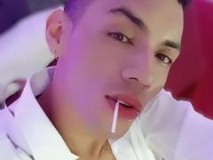 RonalSkinny - male webcam at xLoveCam