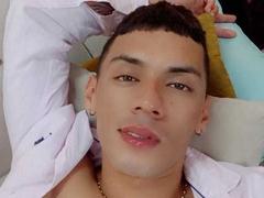 RonalSkinny - male webcam at xLoveCam