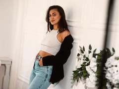 RoseSrina - female webcam at xLoveCam