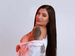 RoxannaAdams - female with black hair webcam at xLoveCam