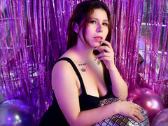 SalomeFernandez - female with brown hair and  small tits webcam at xLoveCam