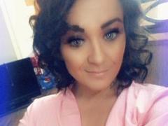 SammiBabe - female with brown hair webcam at xLoveCam