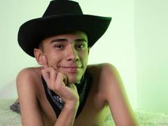 SantiagoRamos - male webcam at xLoveCam