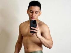 SantiagoXoxo - male webcam at xLoveCam