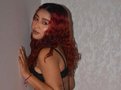 SaraSpanic - female with brown hair webcam at xLoveCam