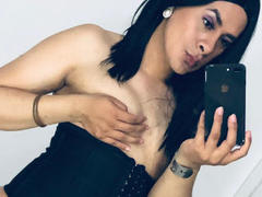 SaraWinson - shemale with brown hair webcam at xLoveCam