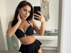 SarahSkye895 - female with brown hair webcam at ImLive