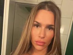 SarahmillionTS-hot - shemale with brown hair webcam at xLoveCam