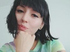 SaraleePoison - female with black hair webcam at xLoveCam