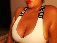 Sarayburnco - female with brown hair and  big tits webcam at xLoveCam