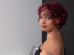 SayuriRose - female with red hair webcam at xLoveCam