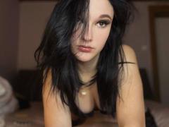 Scarlet-Young-hot - blond female webcam at xLoveCam