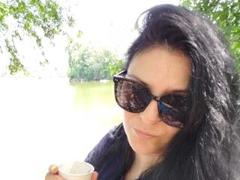 S3crettMilff - female with black hair webcam at ImLive