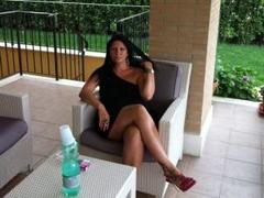 S3crettMilff - female with black hair webcam at ImLive