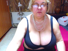 SeductiveMilf - blond female with  big tits webcam at xLoveCam