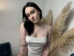 SeeYa - female with black hair webcam at xLoveCam