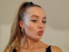 SelenaHoney - female webcam at xLoveCam