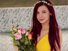 Seleneg - female with red hair webcam at xLoveCam